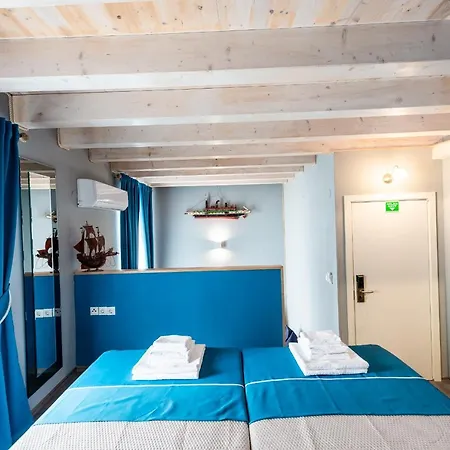 Nautica South - Old Town 4*