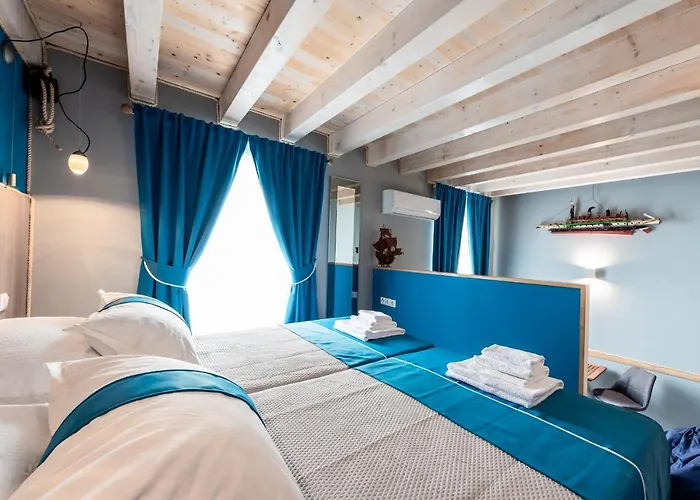 Nautica South - Old Town 4*
