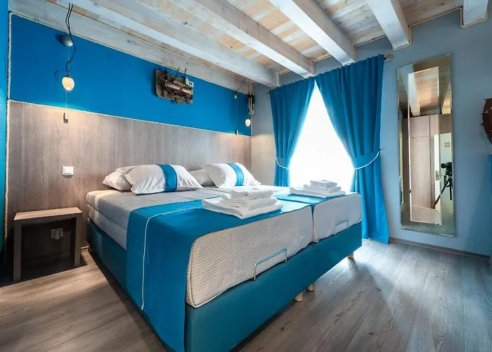 Nautica South - Old Town 4*